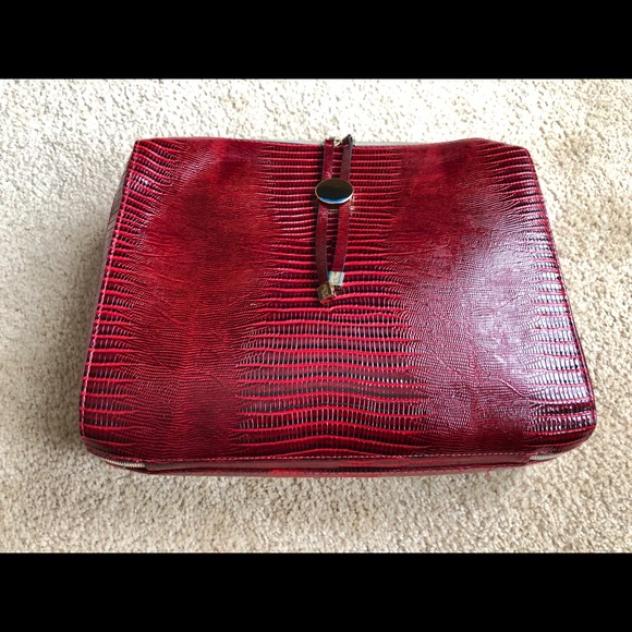 Red Faux Alligator Fashion Accessories Bag - Picture 2 of 5